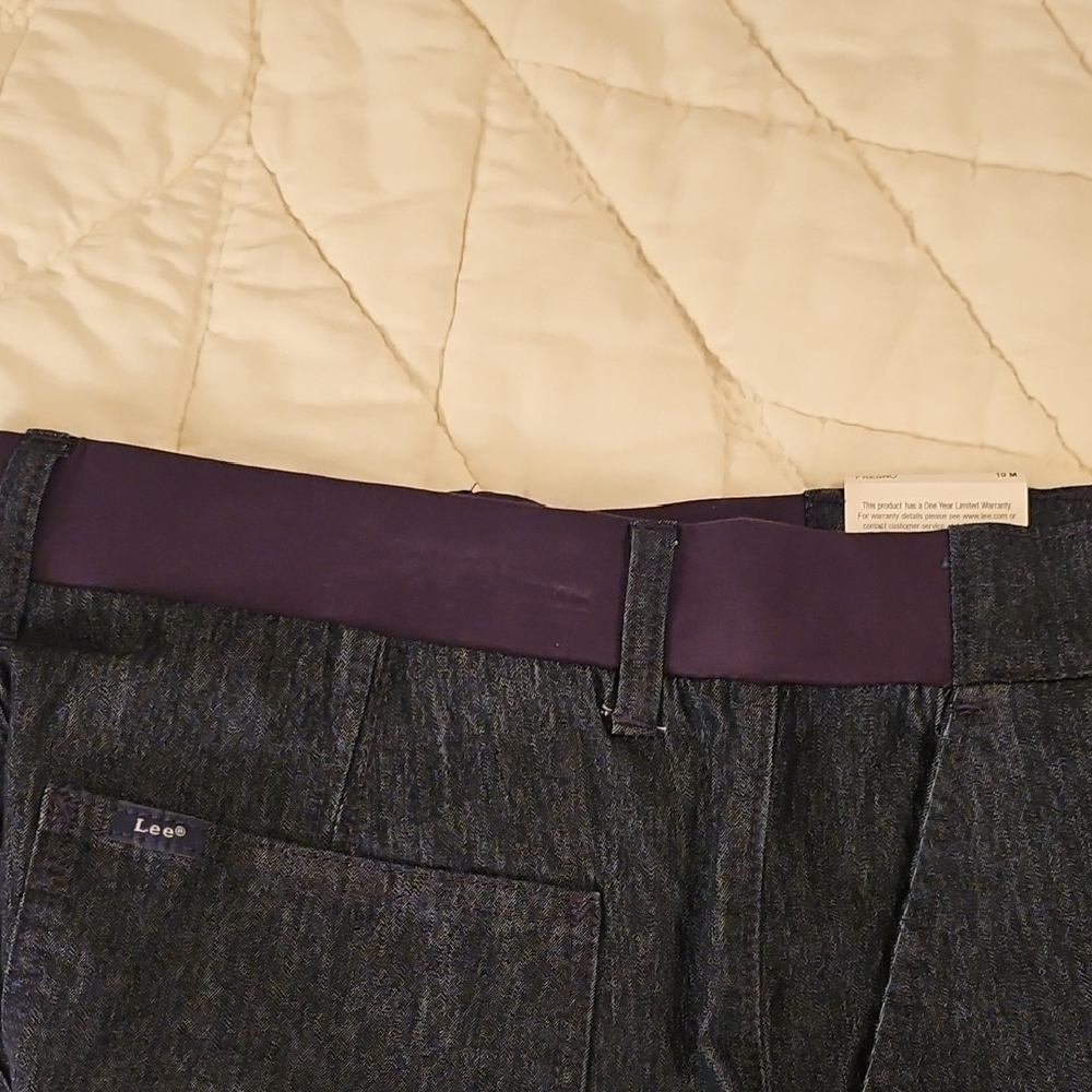 Lee - Fresno Style -Mid Rise Shorts - Size  10 M - Picture 11 of 11